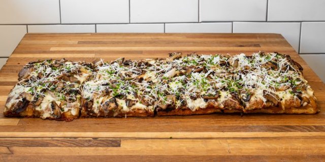 Roasted Mushroom Pizza