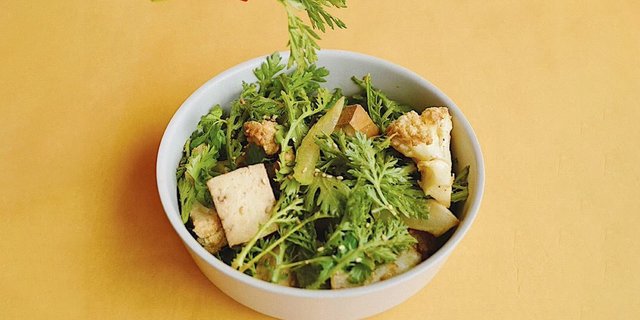 Chrysanthemum Salad