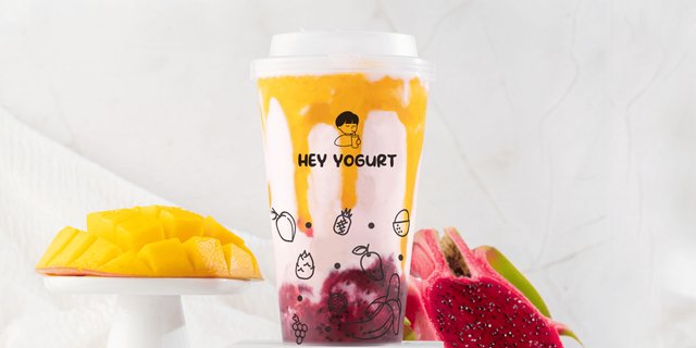Dragon Fruit & Mango Yogurt Smoothie