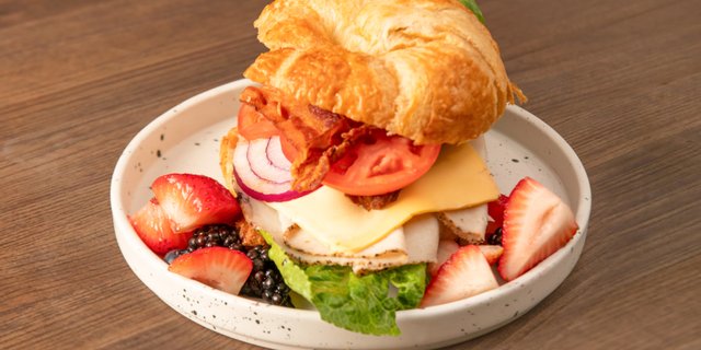 Deli Turkey Croissant Box