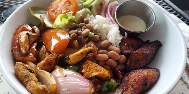 Pollo Saltado