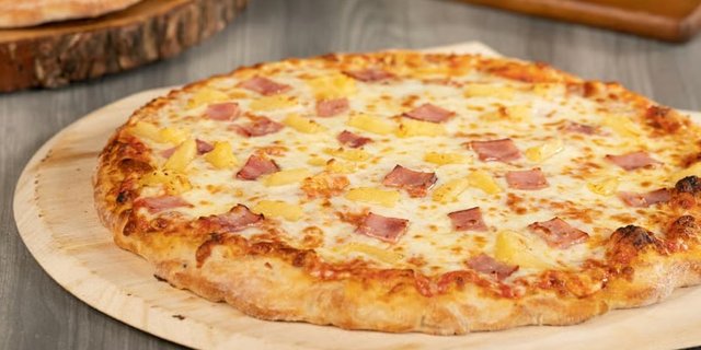 Hawaiian Pizza