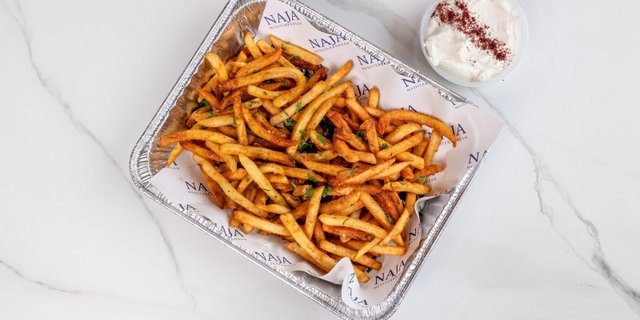 Crispy Fries w/ Toum Tray