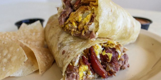 Buche Con Huevo Breakfast Burrito