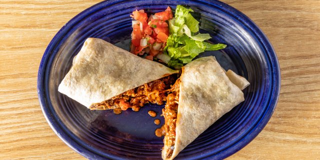 Mole con Pollo Burrito Tray