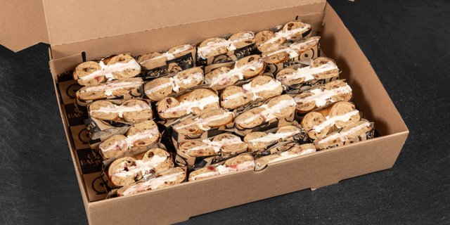 Cinnamon Raisin Classic Box