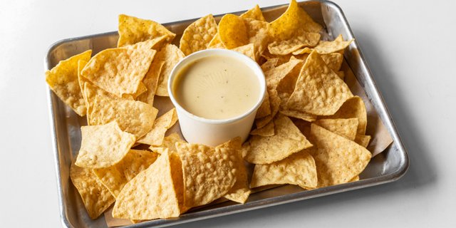 Queso & Chips Tray