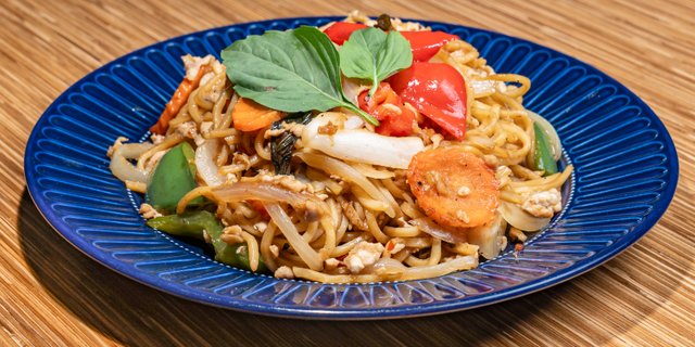 Lo Mein Garlic w/ Ground Chicken