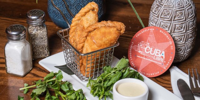 Mama Amelia's De La Casa Empanadas