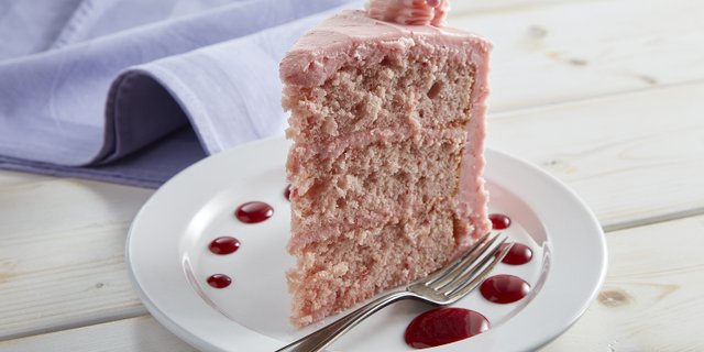 Strawberry Dream Cake Slice