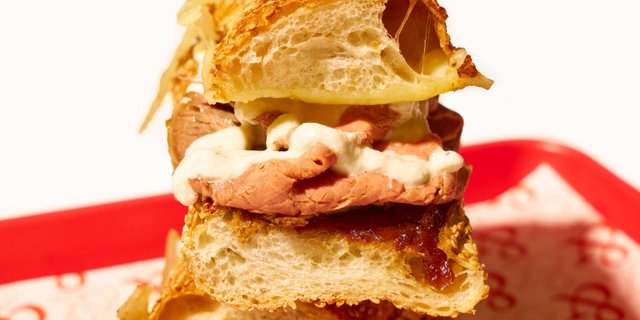 B&S Roast Beef Dip