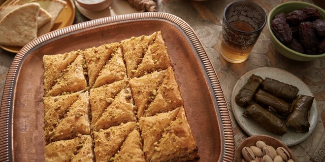 Pistachio-Pecan Mix Baklava Box