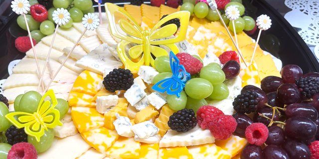 Summer Cheese﻿ & Crackers
