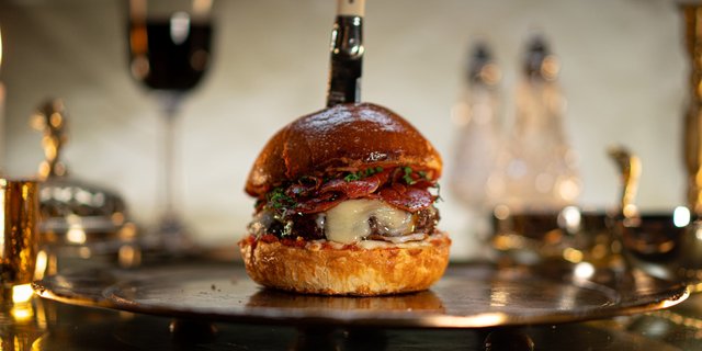 Za Burger Boxed Lunch