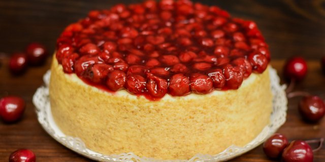 8” Cherry Cheesecake