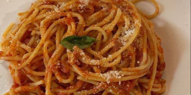 Spaghetti W/ Tomato Sauce