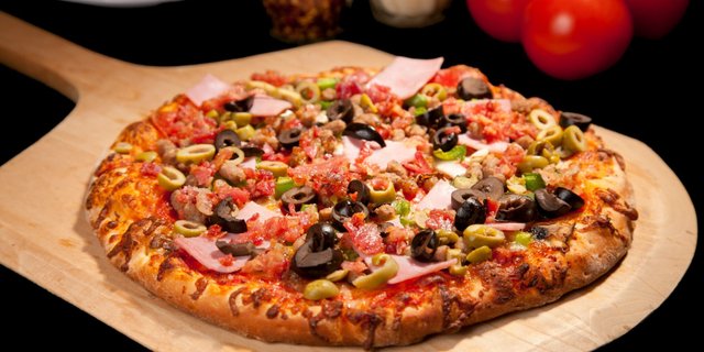 Deluxe Pizza