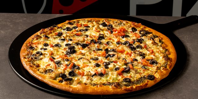 Gluten-Free Chicken Pesto Pizza