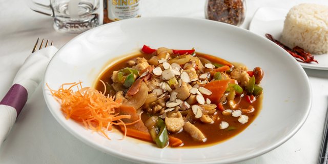 Almond Cashew Chicken