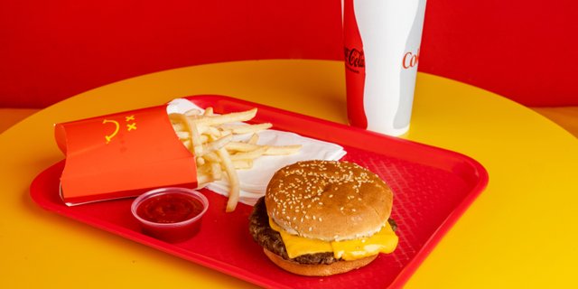 Mr. Royal w/ Cheese Burger