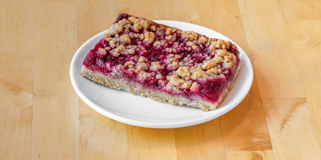 Raspberry Oat Bar