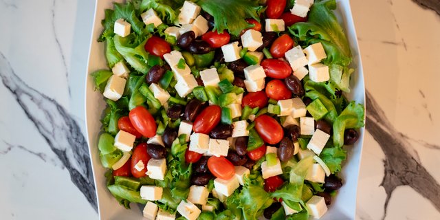 Bakey’s Signature Greek Salad Bowl