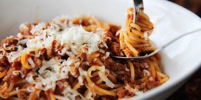 Linguine Bolognese