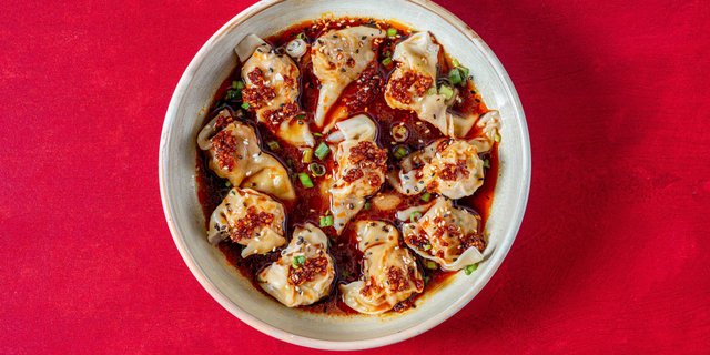 Garlic Chili Crisp Wontons Pan