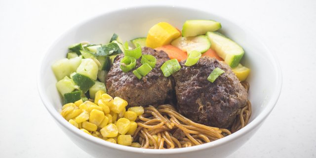 Shanghai Scallion Noodles w/ Lion's Head Meatballs Bowl