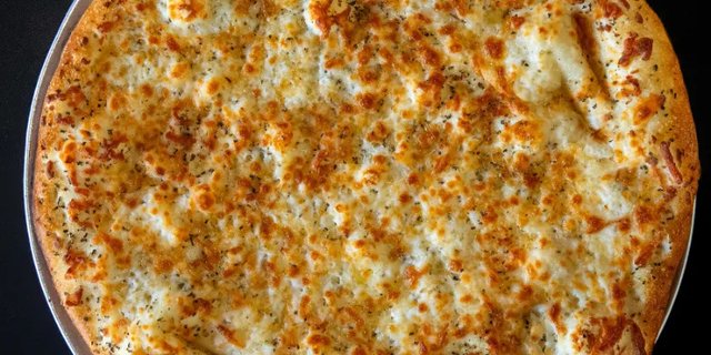Garlic Cheese Bread W/ Spinach Artichoke Dip