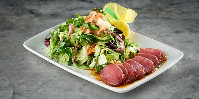 Seared Ahi Tuna Salad Boxed Lunch