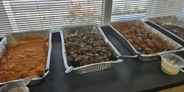 1 Meat & 2 Sides Buffet