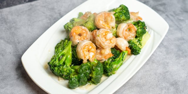 Stir-Fried Jumbo Shrimp W/ Broccoli
