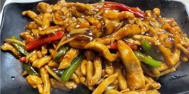 Chicken w/ Garlic Sauce Luncheon Special