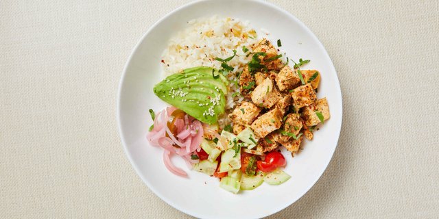 Mediterranean Chicken Rice Bowl