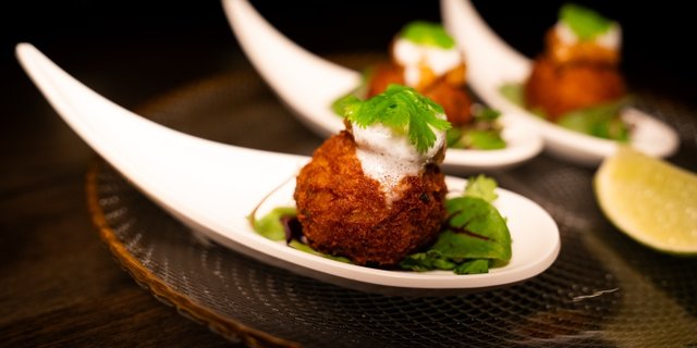 Golden Crab Cakes