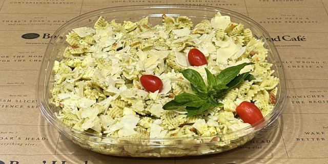 Mediterranean Caprese Pasta Salad