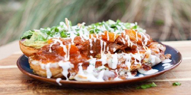 Deshebrada con Papas Torta