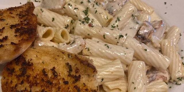 Chicken Alfredo Pasta