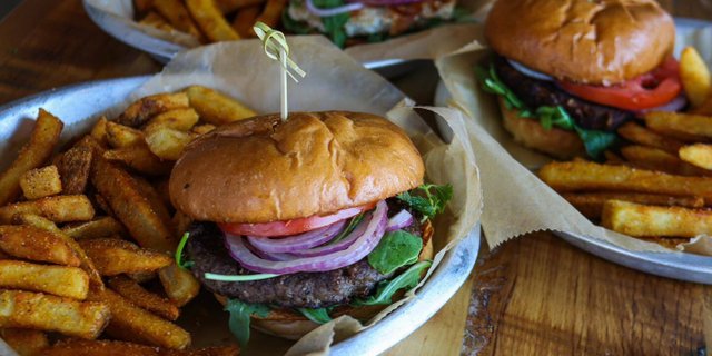 Brewpub Boxed Lunch