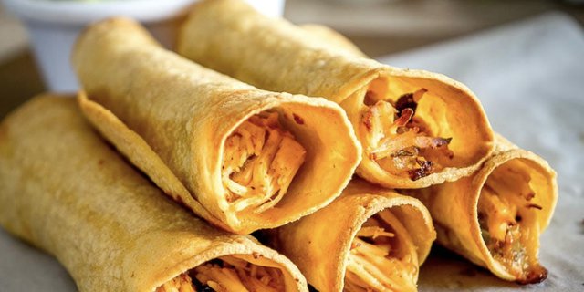 5 Chicken Flautas