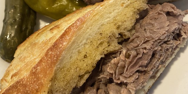 Italian Beef W/ Peppers & Bread Pan