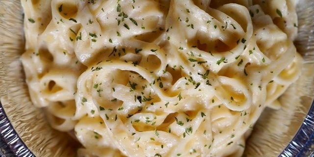 Fettuccine Alfredo