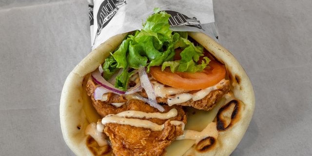 Spicy Chicken Pita