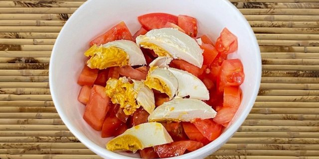 Salted Egg w/ Tomato