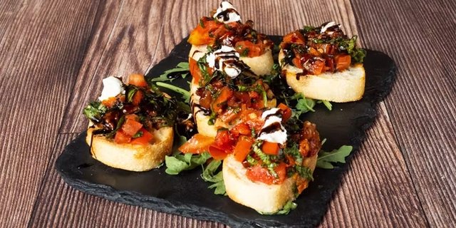 Garden Tomato Bruschetta Crostini Platter