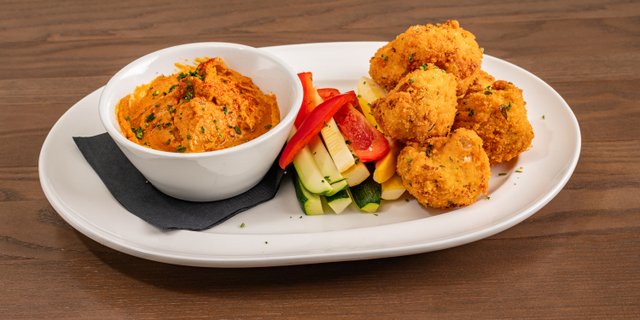 Cauliflower Harissa Hummus
