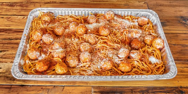 Spaghetti w/ Meatballs