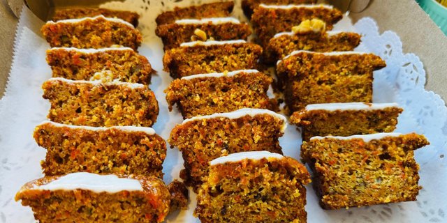 Petit Carrot Cake Slices