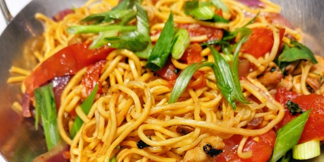 Tallarin Saltado de Pollo